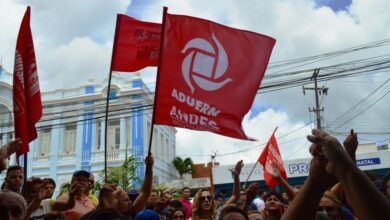 Professores da UERN paralisam atividades nesta quarta-feira (30)