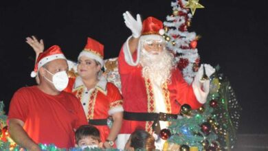 Papai e Mamãe Noel desembarcam em Grossos neste domingo (25)