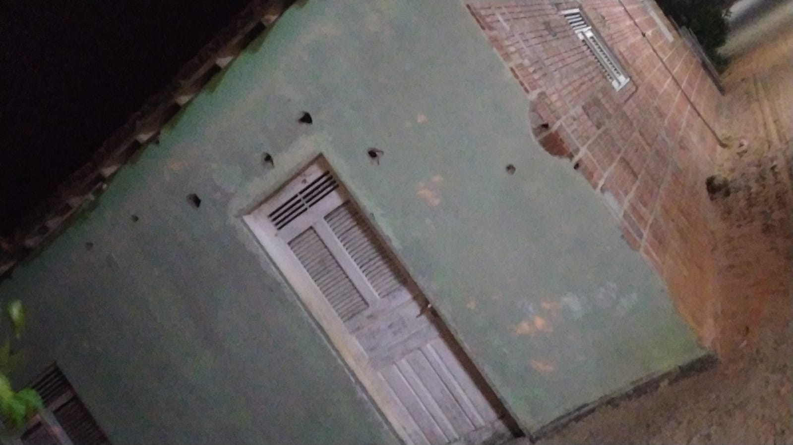 Casa é alvo de tiros na zona rural de Grossos