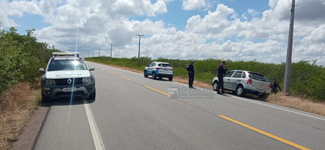 Ação integrada entre a PM e GCM recuperam dois veículos roubados em Areia Branca