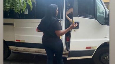 Dra. Rosa ajuda estudantes com transporte em Porto do Mangue