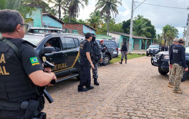 PF, PM e PC prendem integrantes de facção foragidos da Operação Normandia 