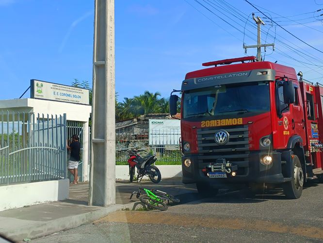 Incêndio atinge sala de aula da Escola Estaudal Coronel Solon em Grossos