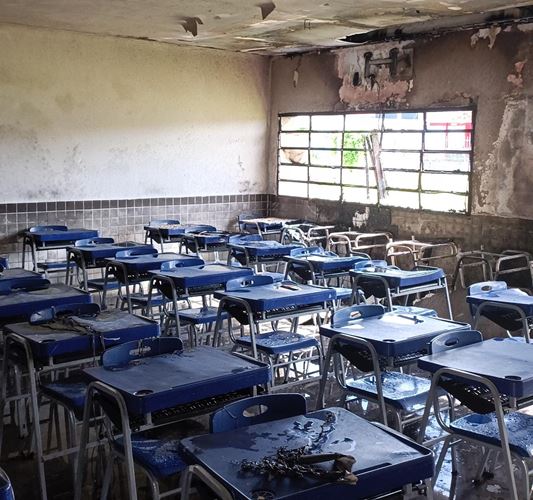 Incêndio atinge sala de aula da Escola Estaudal Coronel Solon em Grossos