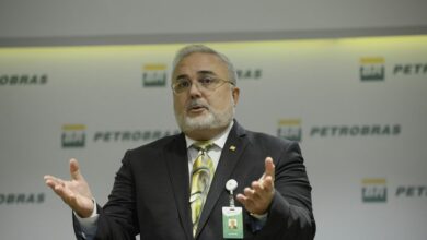 Presidente da Petrobras anuncia queda no preço da gasolina, diesel e gás de cozinha