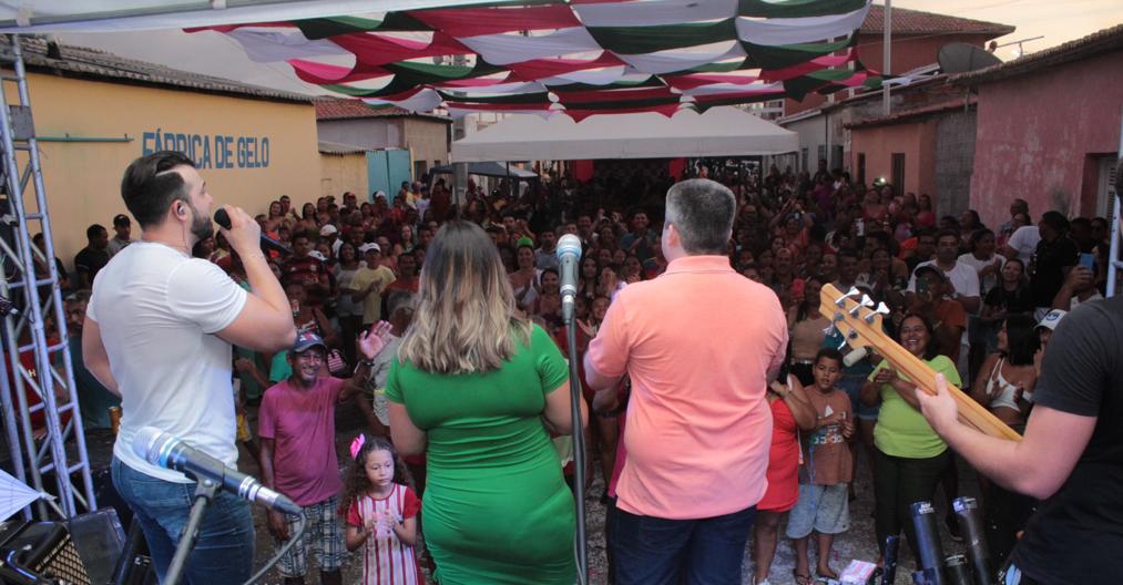 Médica do povo, Rosa, celebra aniversário ao lado da população de Porto do Mangue