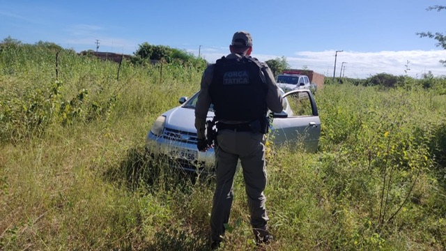 PM recupera veículo roubado durante arrastão em residência na divisa de Tibau com Icapuí