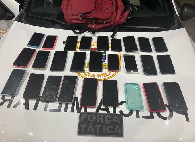 PM rastreia celular e prende duas mulheres com 27 aparelhos furtados em Mossoró