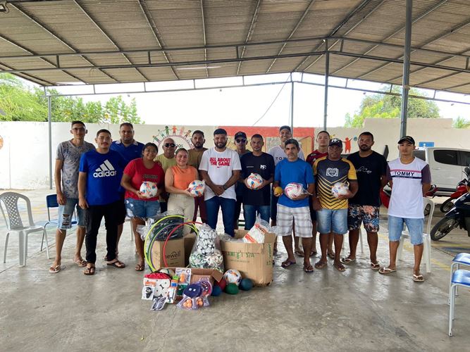 Prefeitura de Grossos fortalece o esporte com entrega de materiais esportivos