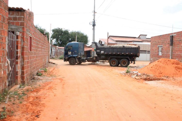 Mais três bairros de Grossos receberão pavimentação e drenagem