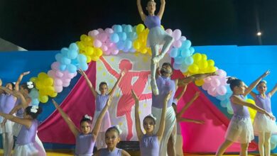 Sob aplausos, Balé da Casa de Cultura de Grossos celebra o Dia da Bailarina