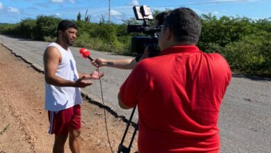 Motoristas e moradores de Grossos reclamam de buracos e falta de manutenção na RN 012