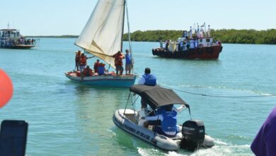 Travessia de Balsa entre Grossos e Areia Branca fica restrita até 15h para procissão marítima dos Navegantes